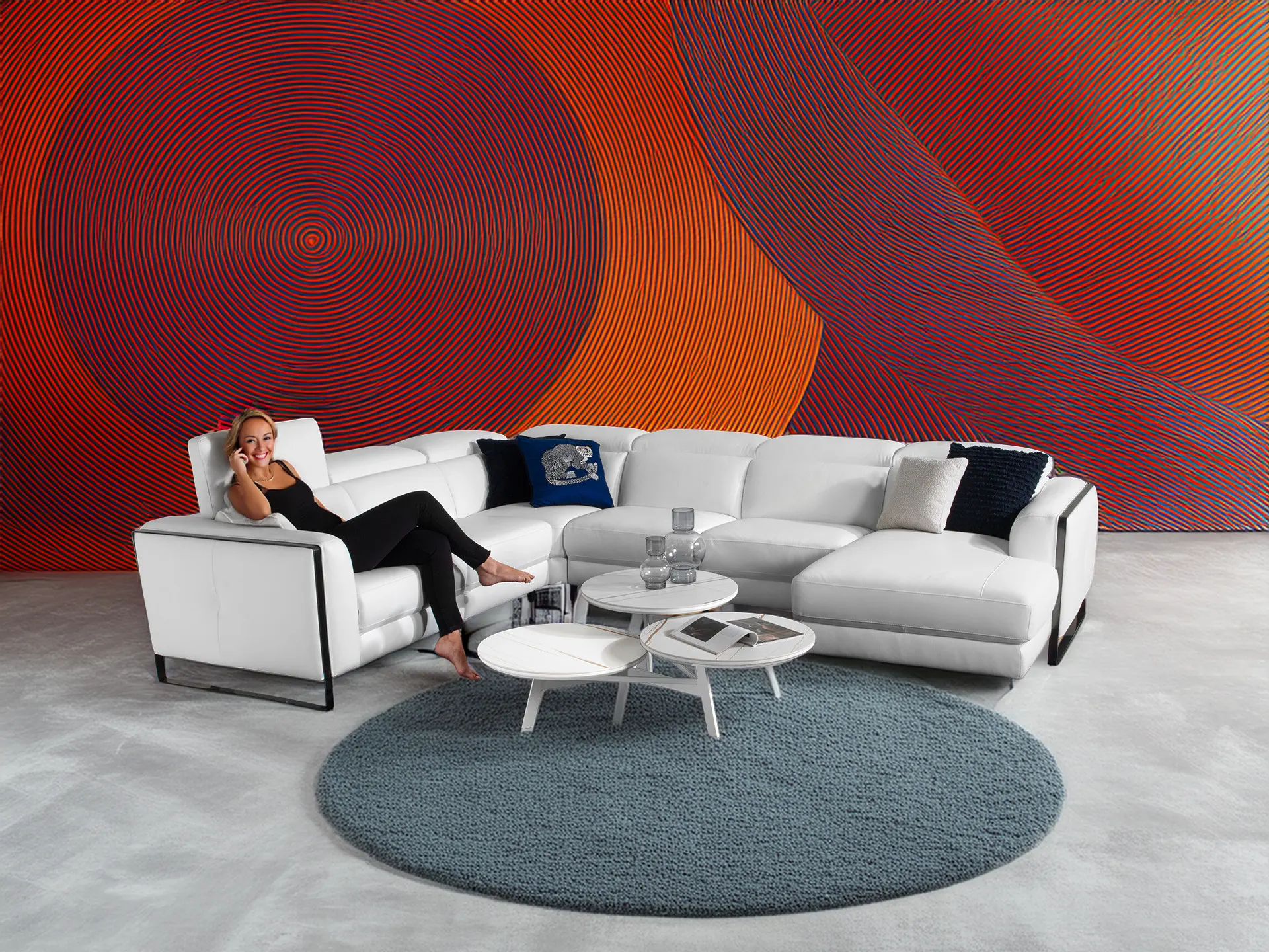 Salon en angle en cuir blanc.