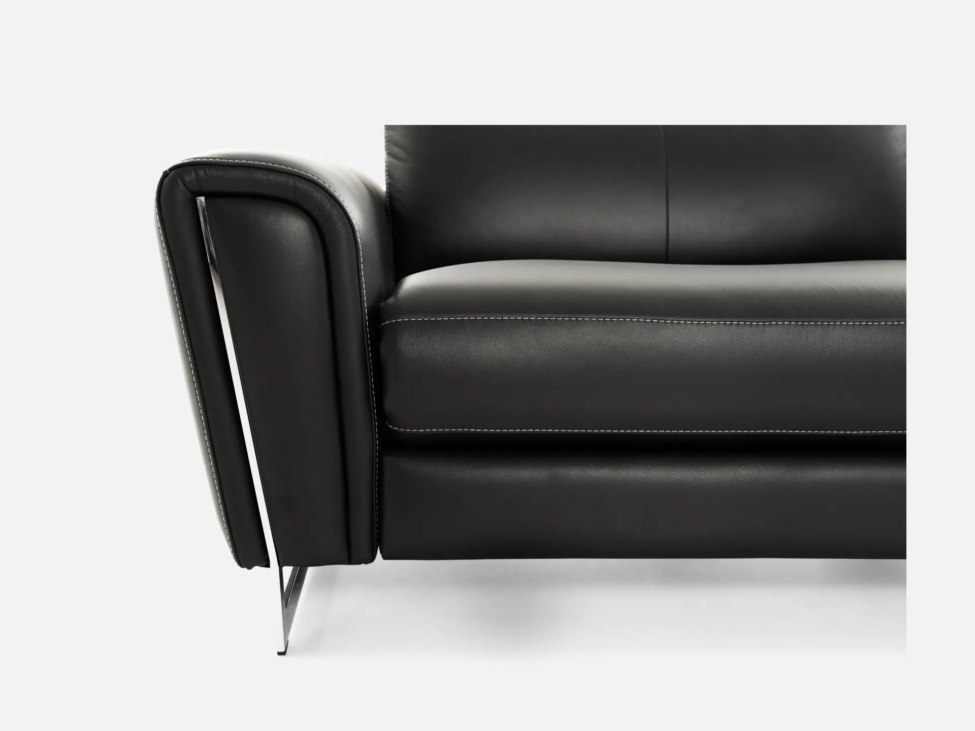 Canape contemporain en cuir noir Victoria chez Décosalon